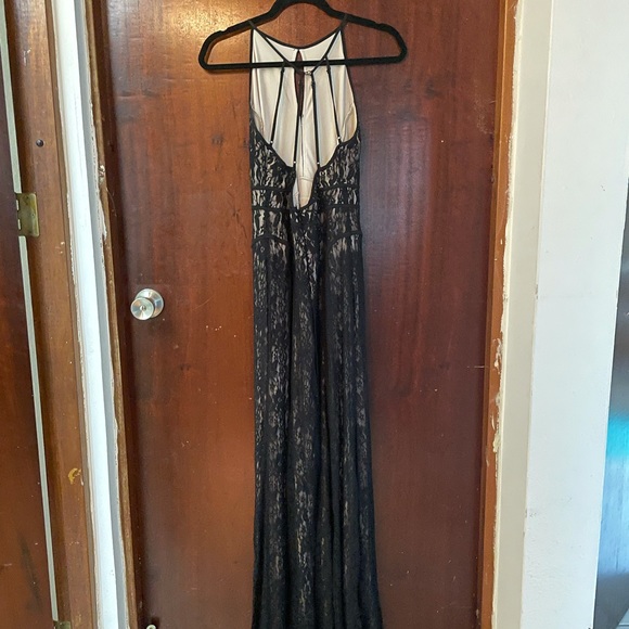 LULUS lace maxi dress - Picture 3 of 4